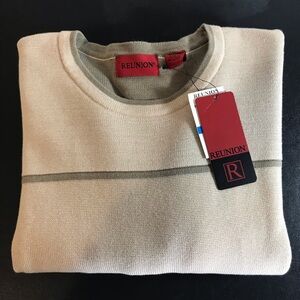Cozy Men’s Reunion Pullover never worn!